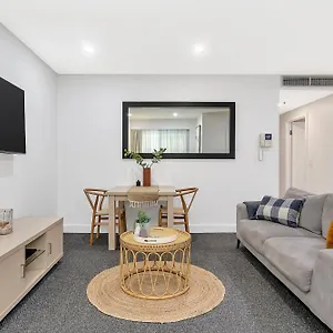  Apartment Pier 108